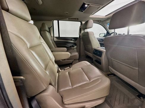 Used 2018 Chevrolet Suburban LT RWD image 35