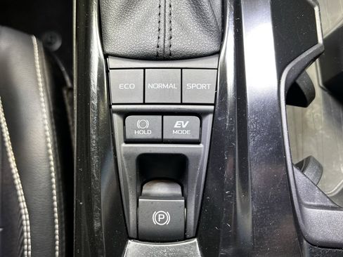 Certified 2025 Toyota Camry SE image 37