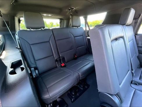 Used 2025 Chevrolet Suburban Z71 AWD/4WD image 26