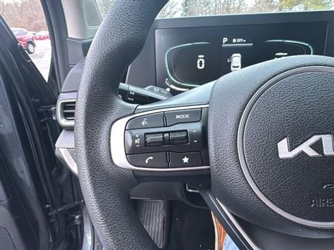 Used 2024 Kia Sportage LX image 16