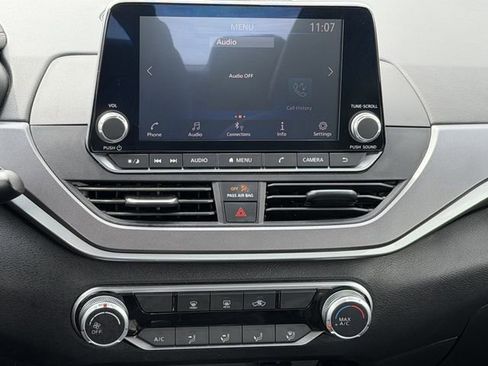 Used 2024 Nissan Altima 2.5 SR image 15