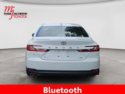 Used 2026 Toyota Camry SE w/ Convenience Package FWD image 11