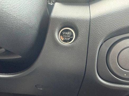 Used 2024 Nissan Frontier Pro-X RWD image 18