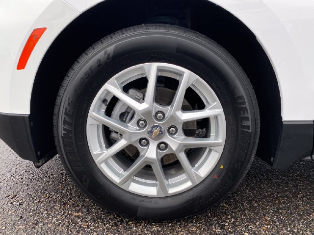 Certified 2024 Chevrolet Equinox LT w/ LPO, Floor Liner Package FWD image 23