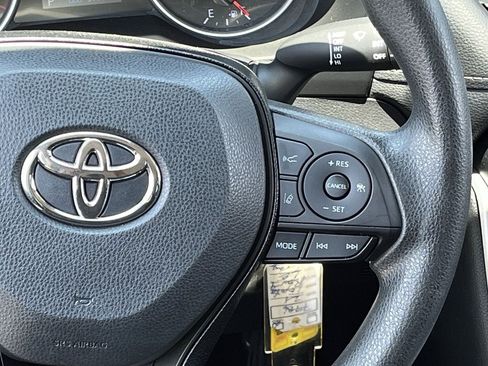 Used 2021 Toyota RAV4 LE w/ Carpet Mat Package (TMS) FWD image 14