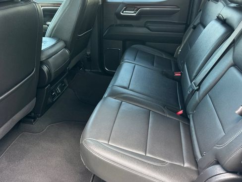 Used 2024 GMC Sierra 1500 SLT AWD/4WD image 12