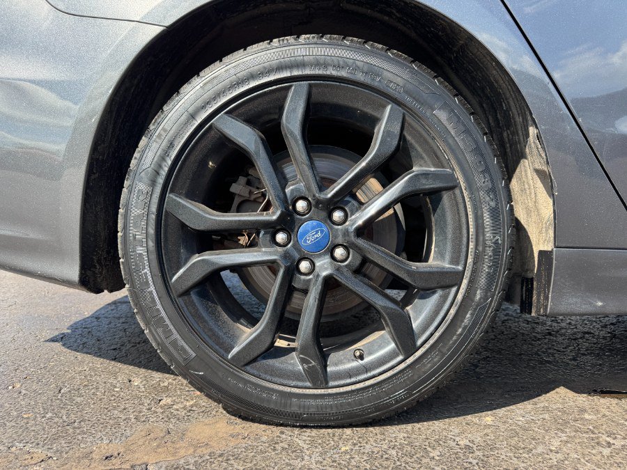 Used 2019 Ford Fusion SE w/ Equipment Group 151A FWD image 13