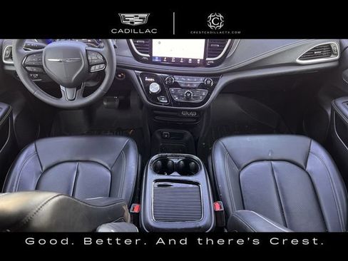 Used 2023 Chrysler Pacifica Touring-L w/ S Appearance Package FWD image 9