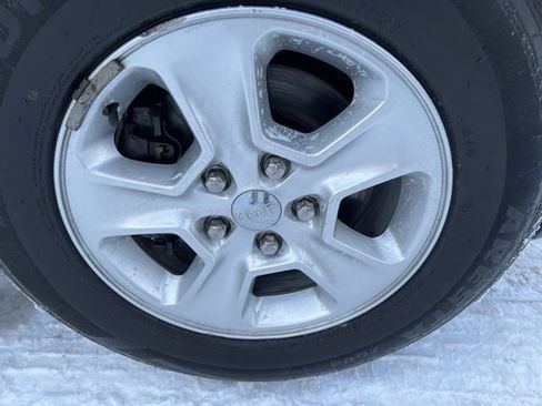 Used 2016 Jeep Grand Cherokee Laredo w/ Quick Order Package 23E image 8