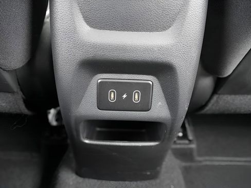 Certified 2025 Hyundai Venue SEL FWD image 18
