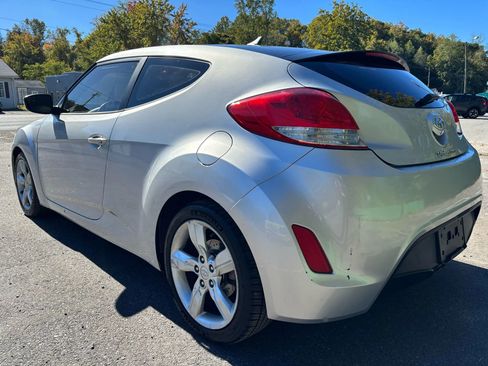 Used 2015 Hyundai Veloster image 7