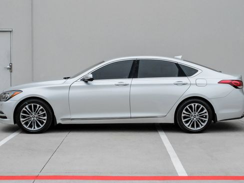 Used 2016 Hyundai Genesis 3.8 AWD/4WD image 10