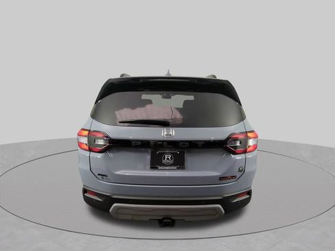 Used 2024 Honda Pilot TrailSport image 14