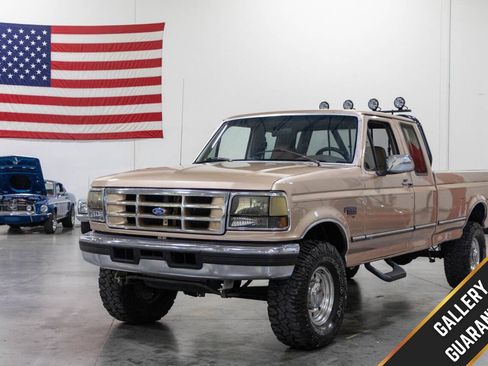 Used 1997 Ford F250 2WD SuperCab Heavy Duty image 1