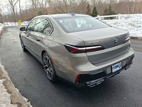 Used 2023 BMW 760i xDrive image 4