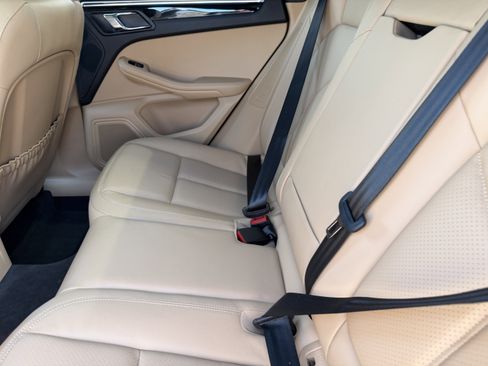 Certified 2017 Porsche Macan AWD/4WD image 20