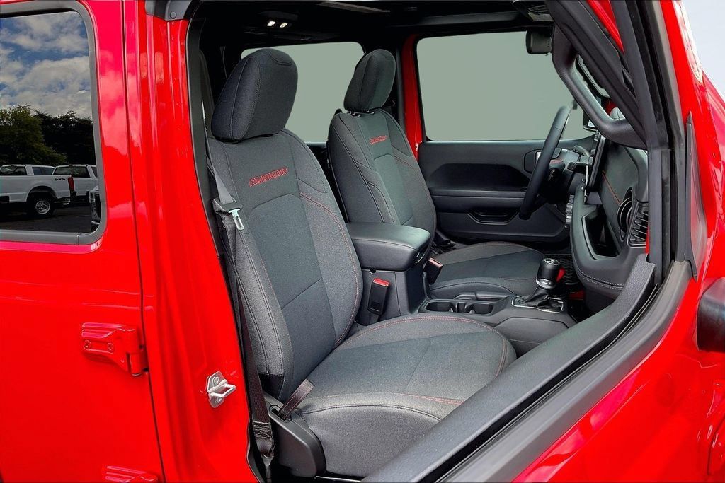 Used 2024 Jeep Wrangler Unlimited Rubicon w/ Safety Group AWD/4WD image 30