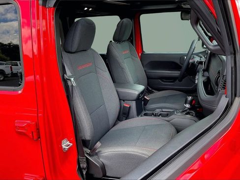 Used 2024 Jeep Wrangler Unlimited Rubicon w/ Safety Group AWD/4WD image 30