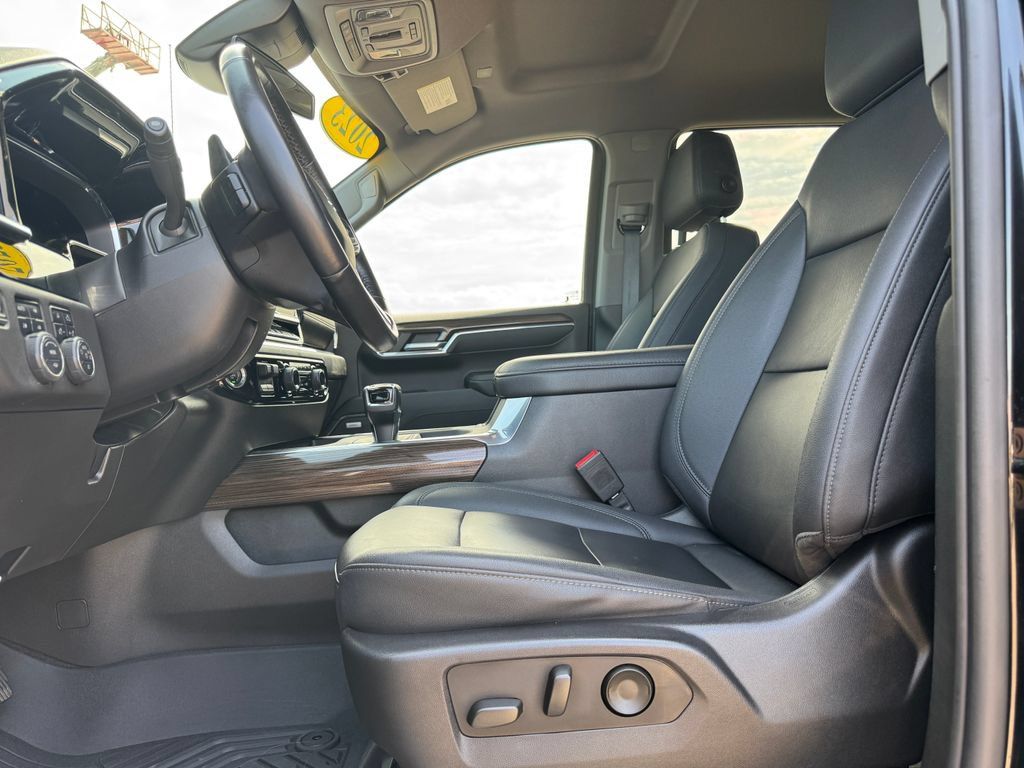 Used 2023 Chevrolet Silverado 1500 LT Trail Boss w/ LT Trail Boss Premium Package AWD/4WD image 21