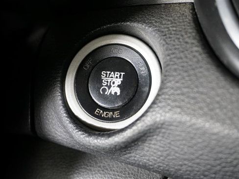 Used 2016 Chrysler 200 Limited image 13