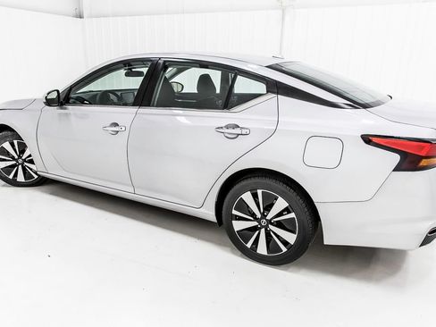 Used 2021 Nissan Altima 2.5 SV FWD image 4