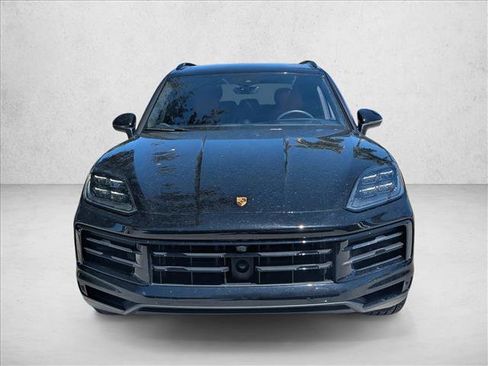Used 2024 Porsche Cayenne S AWD/4WD image 2