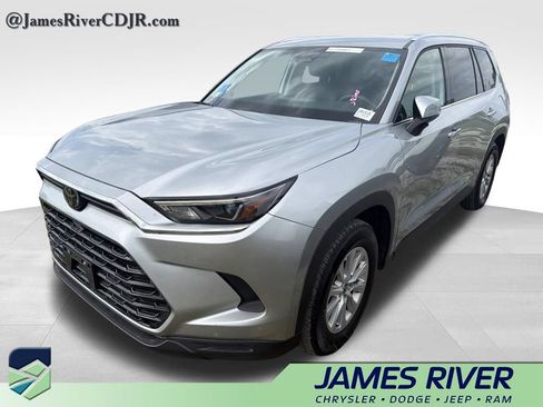 Used 2025 Toyota Grand Highlander AWD image 8