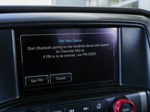 Used 2018 Chevrolet Silverado 1500 LT AWD/4WD image 46