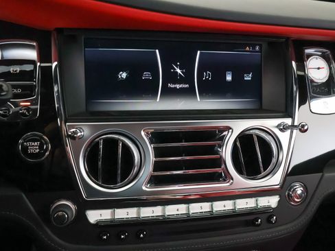 Used 2018 Rolls-Royce Wraith RWD image 26