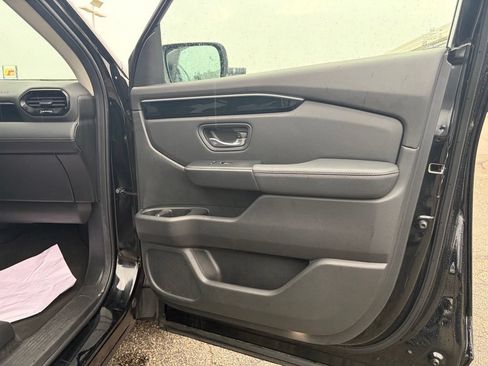 Used 2024 Honda Pilot Touring image 22
