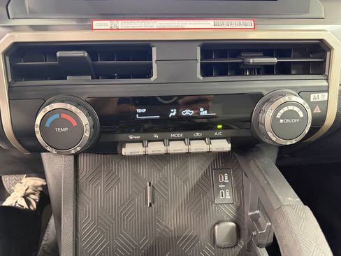 Used 2026 Toyota Tacoma SR5 AWD/4WD image 34
