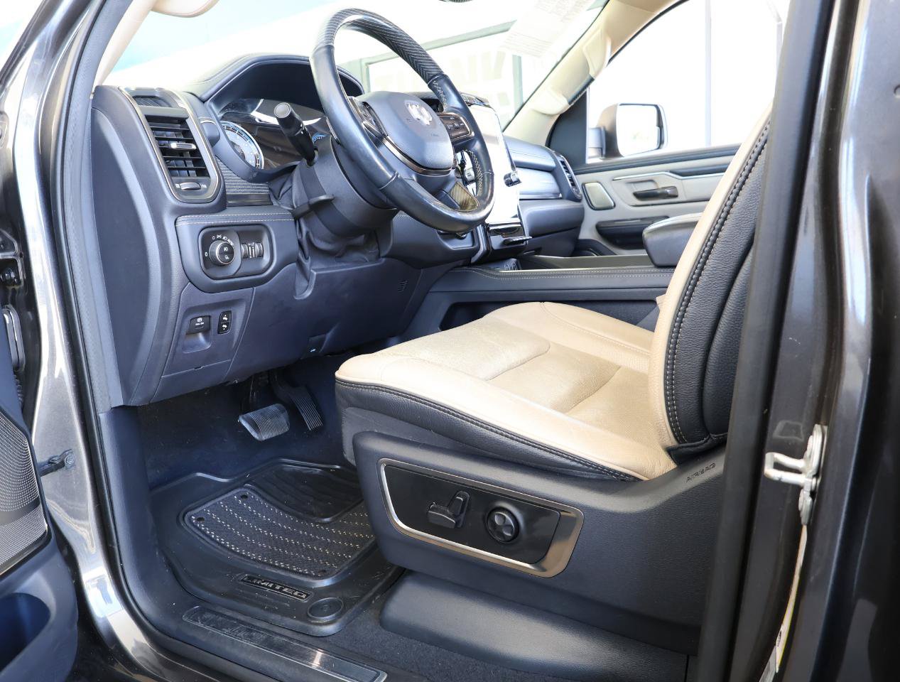 Used 2019 RAM 1500 Limited AWD/4WD image 41