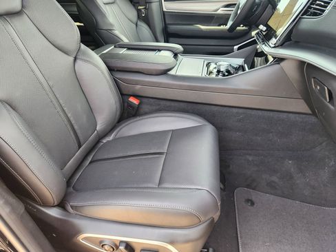 New 2026 Jeep Grand Wagoneer Limited AWD/4WD image 13