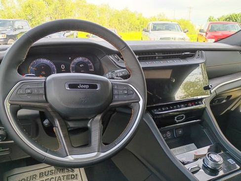 New 2026 Jeep Grand Cherokee L Limited AWD/4WD image 10