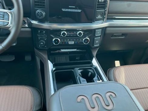 Used 2025 Ford F350 King Ranch AWD/4WD image 31