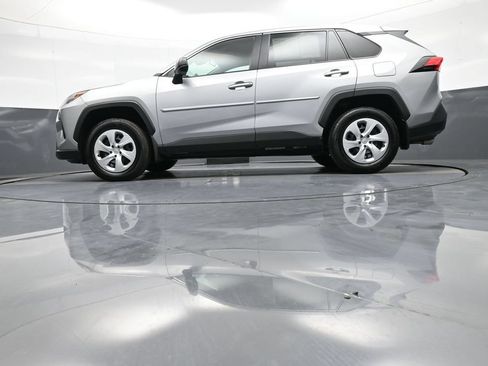 Used 2024 Toyota RAV4 LE AWD/4WD image 32