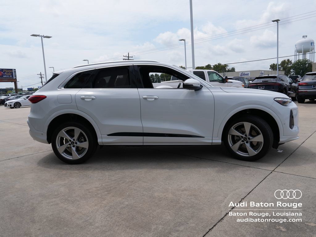Used 2025 Audi Q5 Premium Plus w/ Premium Plus AWD/4WD image 6