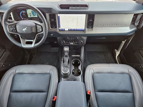 Used 2024 Ford Bronco Outer Banks AWD/4WD image 25