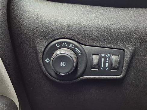 Used 2022 Jeep Compass Limited image 20