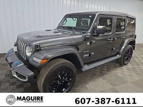Used 2023 Jeep Wrangler Unlimited Sahara AWD/4WD image 8