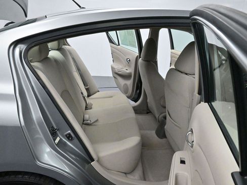 Used 2013 Nissan Versa SV w/ Convenience Pkg image 27