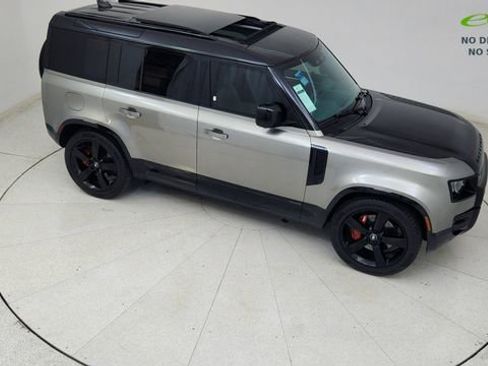 Used 2025 Land Rover Defender 110 X image 80