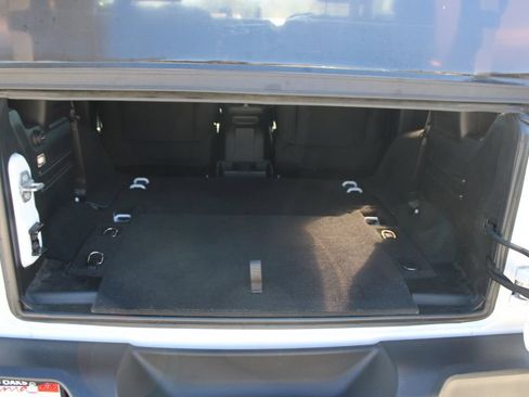 Used 2023 Jeep Wrangler Sport AWD/4WD image 10