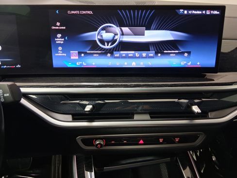 Used 2025 BMW X5 xDrive40i w/ M Sport Package AWD/4WD image 31