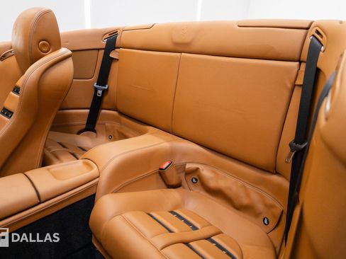 Used 2011 Ferrari California RWD image 34