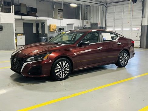 Used 2024 Nissan Altima 2.5 SV image 13