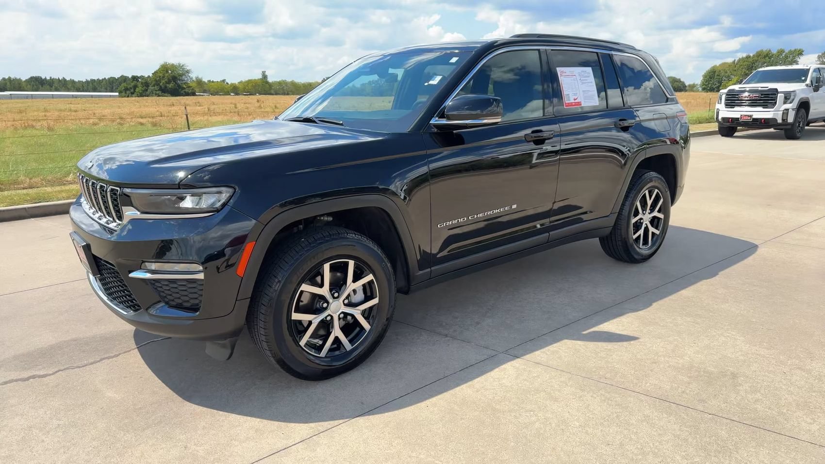 Used 2025 Jeep Grand Cherokee Limited RWD image 5