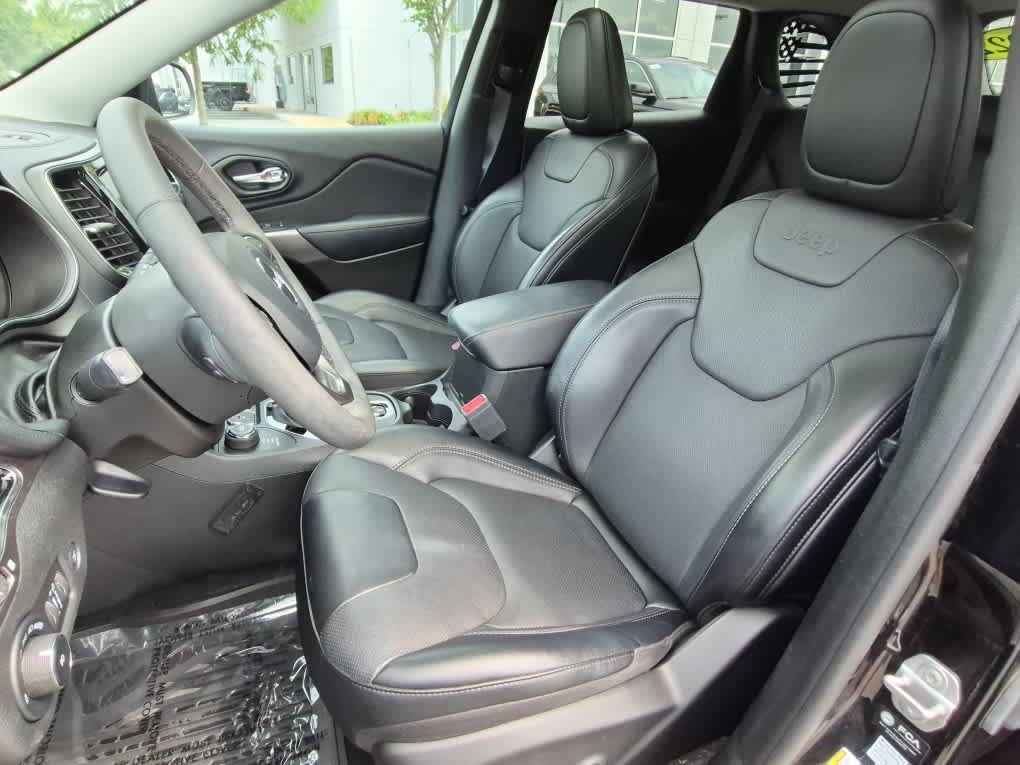 Used 2022 Jeep Cherokee Limited AWD/4WD image 10