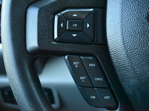 Used 2017 Ford F150 XLT AWD/4WD image 14