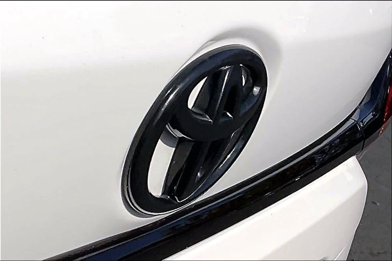 Used 2022 Toyota Corolla SE w/ Carpet Mat Package (TMS) FWD image 29